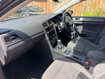 Used Volkswagen Golf 2017 for sale - 78995282: Photo