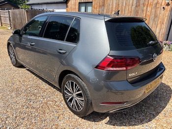 Used Volkswagen Golf 2017 for sale - 78995282: Photo