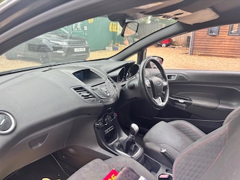 Used Ford Fiesta 2017 for sale - 79545571: Photo