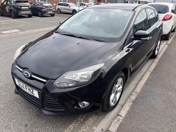 2011 (11) - 1.6 125 Zetec 5dr