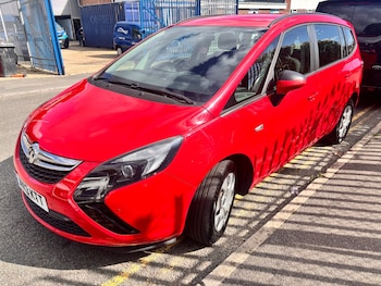 2013 (13) - 1.8i ES 5dr