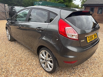 Used Ford Fiesta 2016 for sale - 78501978: Photo