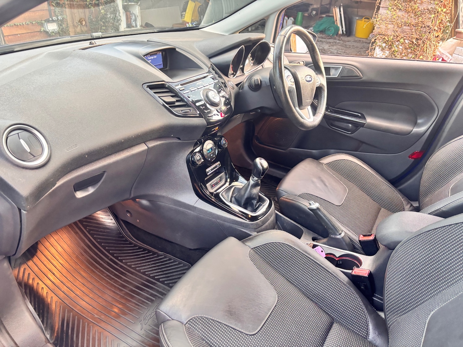 Used Ford Fiesta 2014 for sale - 76058245: Photo 2