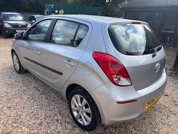 Used Hyundai i20 2013 for sale - 79074238: Photo