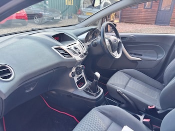 Used Ford Fiesta 2010 for sale - 79283635: Photo