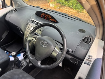 Used Toyota Yaris 2009 for sale - 76411921: Photo