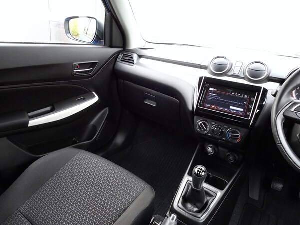 Used Suzuki Swift 2023 for sale - 76093117: Photo 28