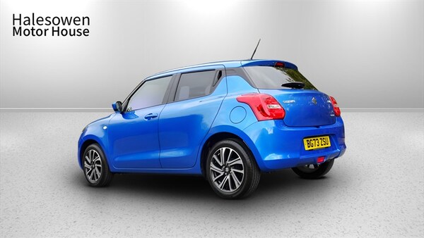 Used Suzuki Swift 2023 for sale - 76093117: Photo 5