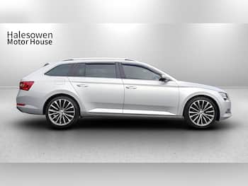 Used Skoda Superb 2016 for sale - 79748786: Photo