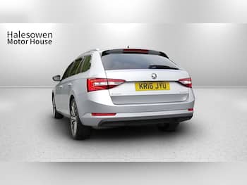 Used Skoda Superb 2016 for sale - 79748786: Photo