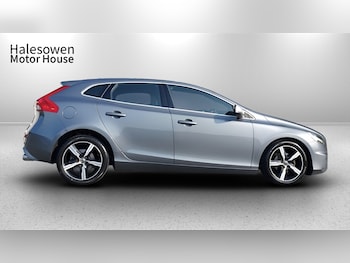 Used Volvo V40 2016 for sale - 75482798: Photo