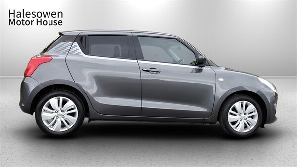 Used Suzuki Swift 2017 for sale - 76211058: Photo 3