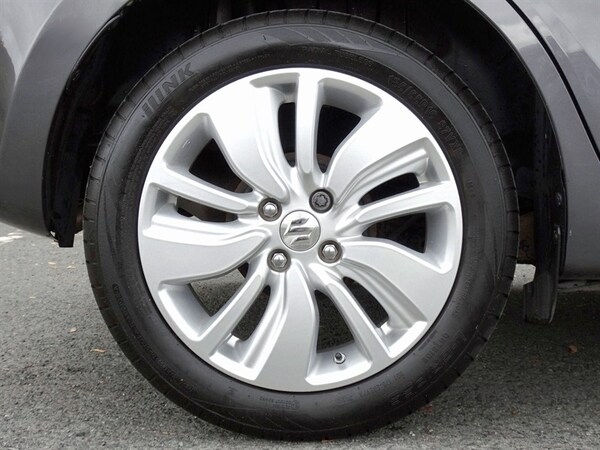 Used Suzuki Swift 2017 for sale - 76211058: Photo 8