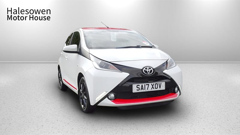 White 2017 Toyota AYGO Hatchback Front-wheel drive Manual