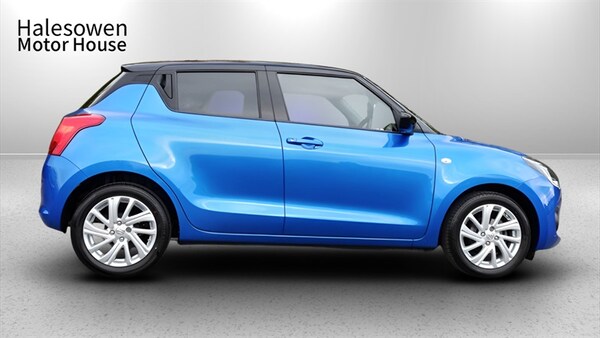 Used Suzuki Swift 2023 for sale - 76197415: Photo 3