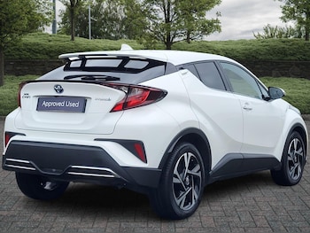 Used Toyota C-HR 2023 for sale - 76359741: Photo