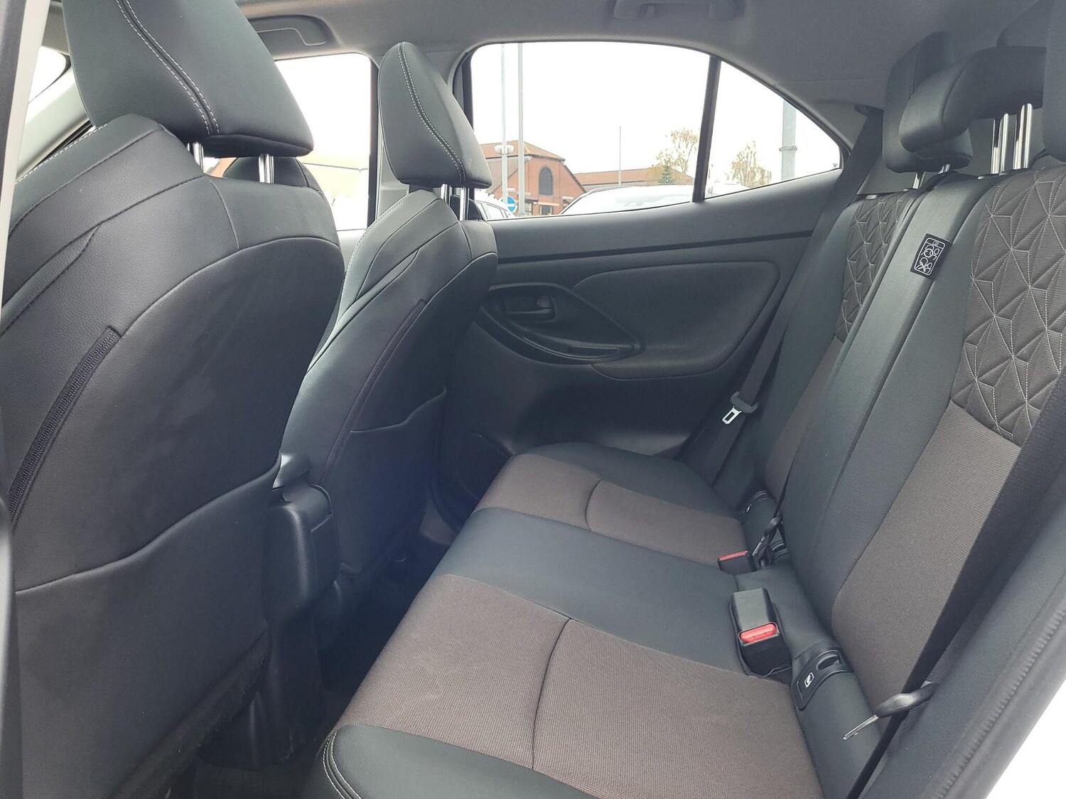 Used Toyota Yaris 2022 for sale - 76190729: Photo 12