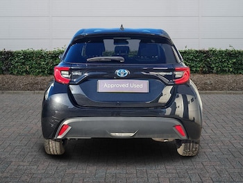 Used Toyota Yaris 2022 for sale - 76410270: Photo