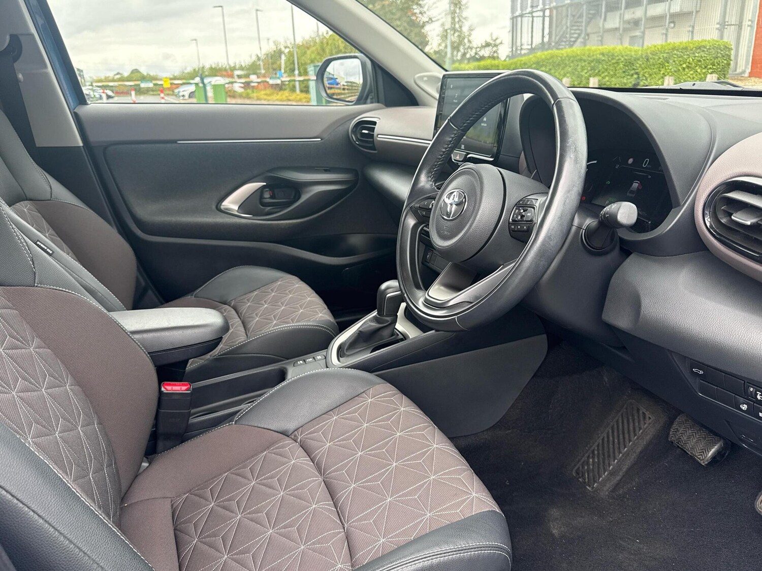 Used Toyota Yaris 2021 for sale - 75979523: Photo 11