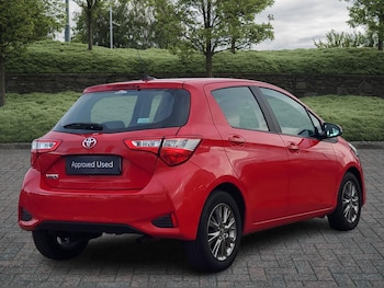 Used Toyota Yaris 2020 for sale - 76800637: Photo