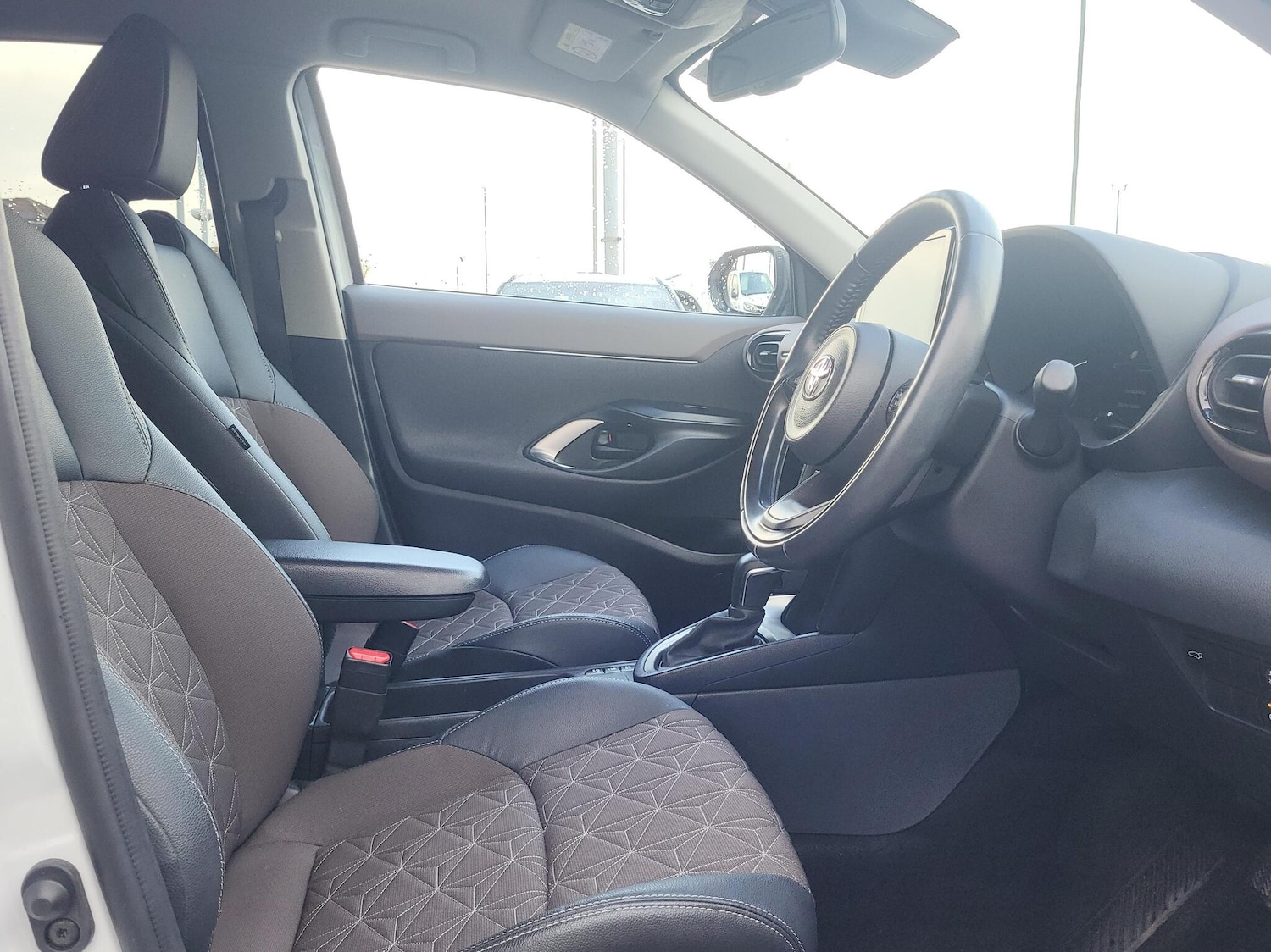 Used Toyota Yaris Cross 2022 for sale - 77124357: Photo 11