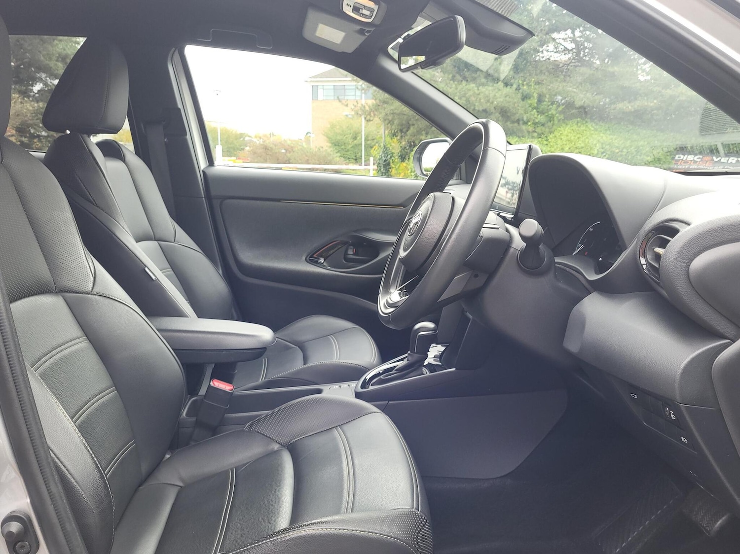 Used Toyota Yaris 2022 for sale - 76190736: Photo 11