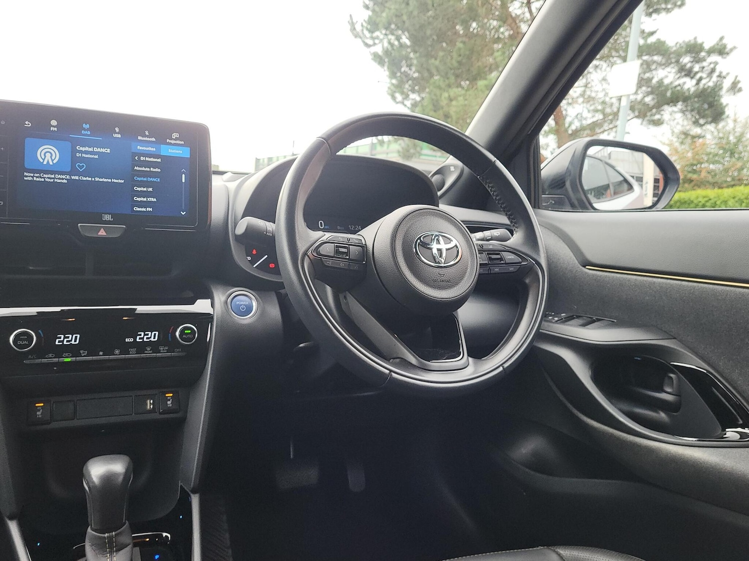 Used Toyota Yaris 2022 for sale - 76190736: Photo 8