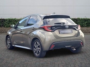 Used Toyota Yaris 2023 for sale - 77755068: Photo