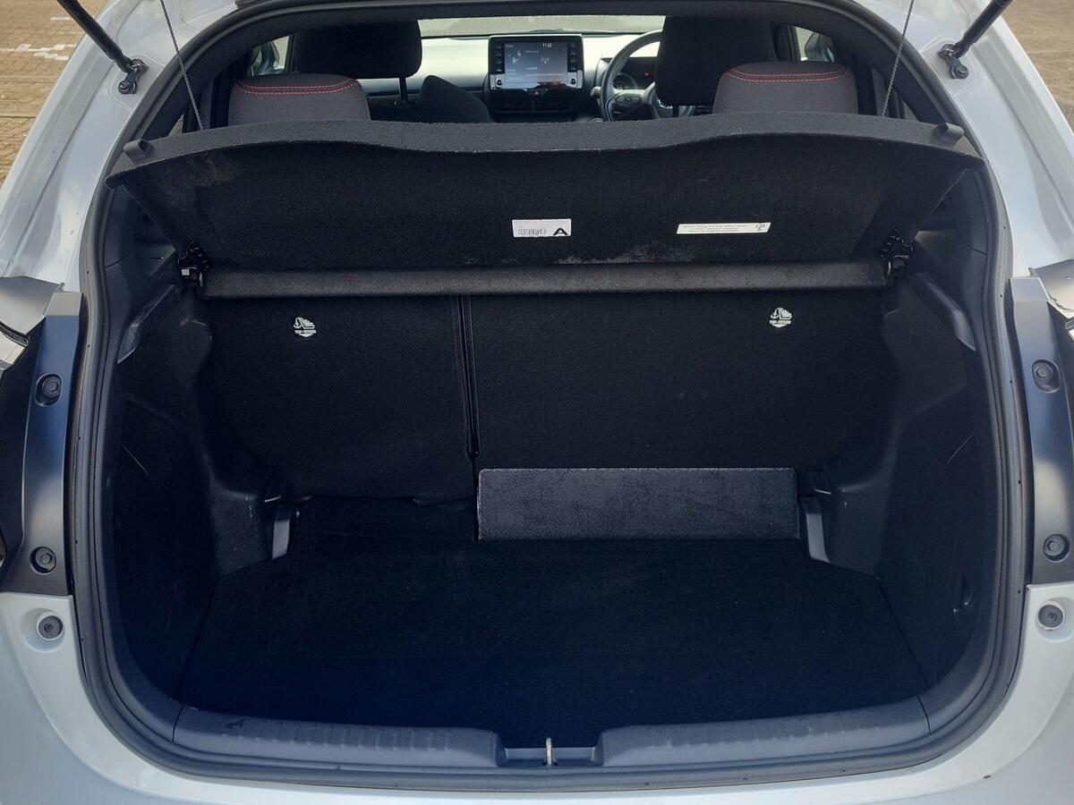 Used Toyota Yaris 2023 for sale - 77627071: Photo 10