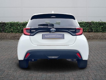 Used Toyota Yaris 2023 for sale - 77739478: Photo