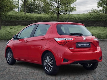 Used Toyota Yaris 2020 for sale - 76296948: Photo