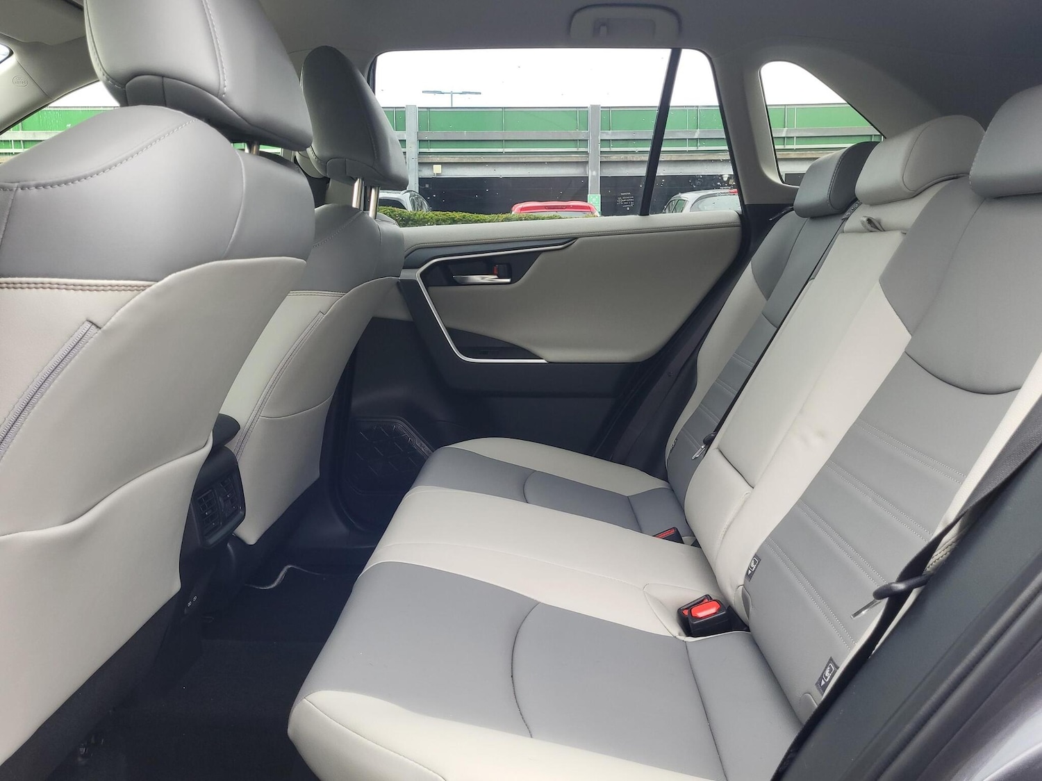 Used Toyota RAV4 2022 for sale - 76350467: Photo 12