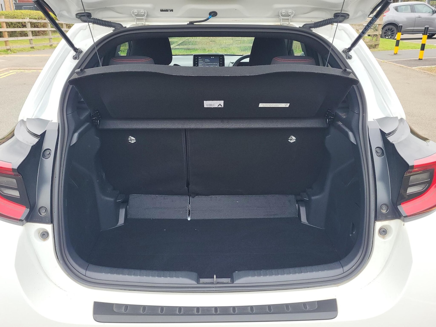 Used Toyota Yaris 2023 for sale - 76474457: Photo 14