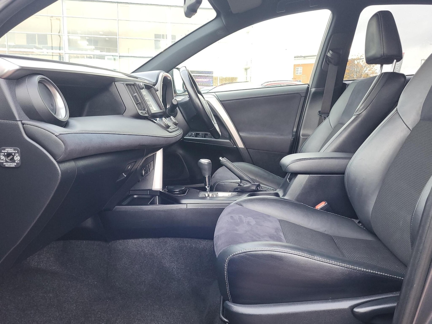 Used Toyota RAV4 2016 for sale - 76523263: Photo 10