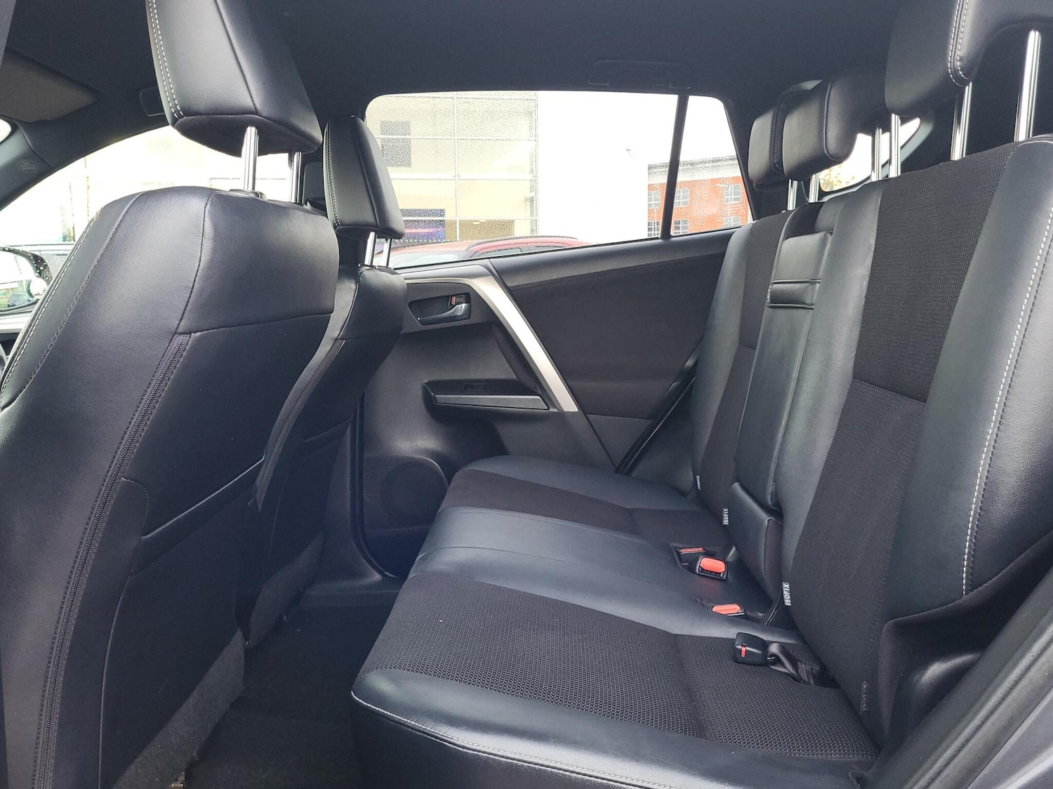 Used Toyota RAV4 2016 for sale - 76523263: Photo 12