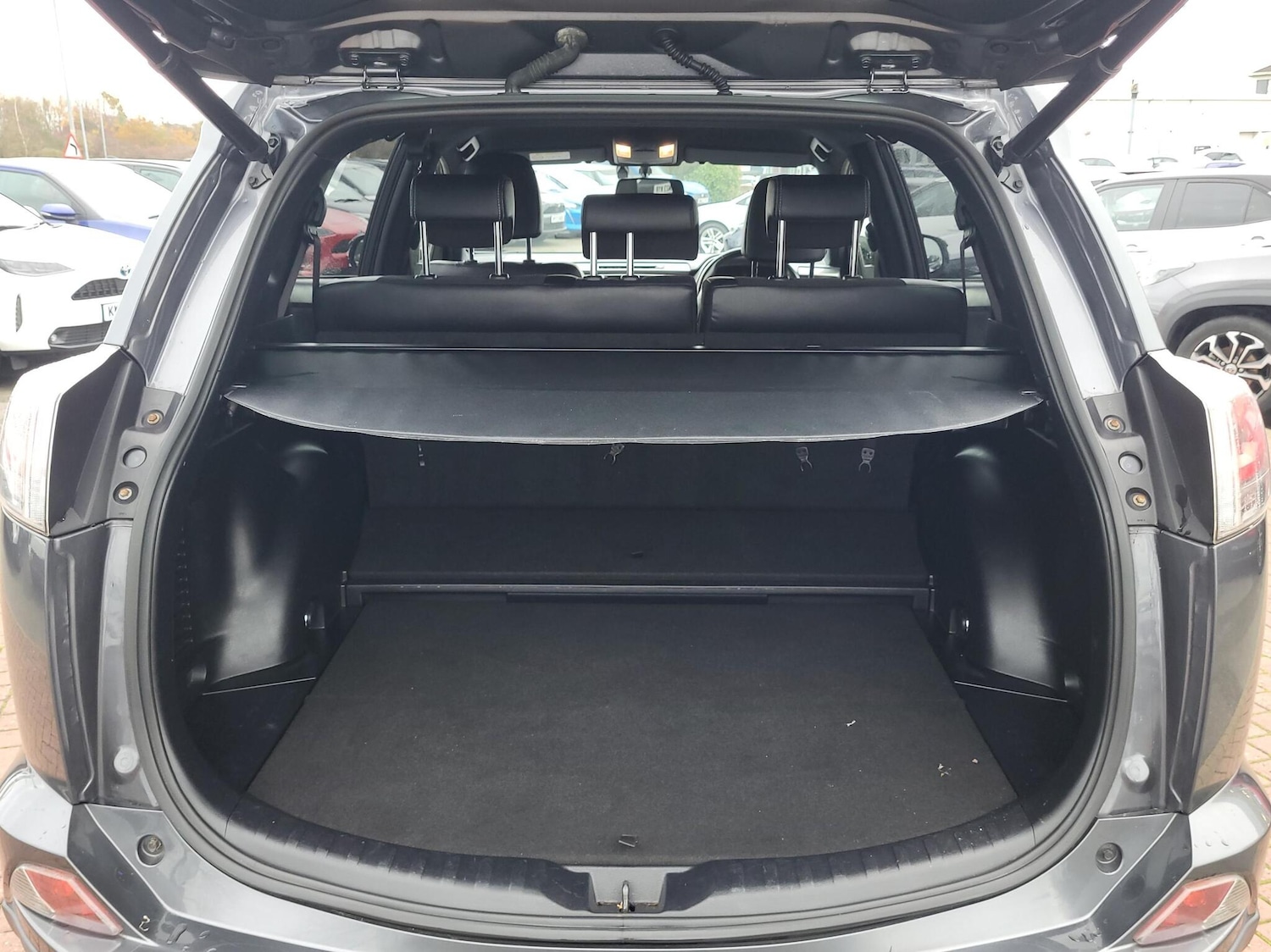 Used Toyota RAV4 2016 for sale - 76523263: Photo 14