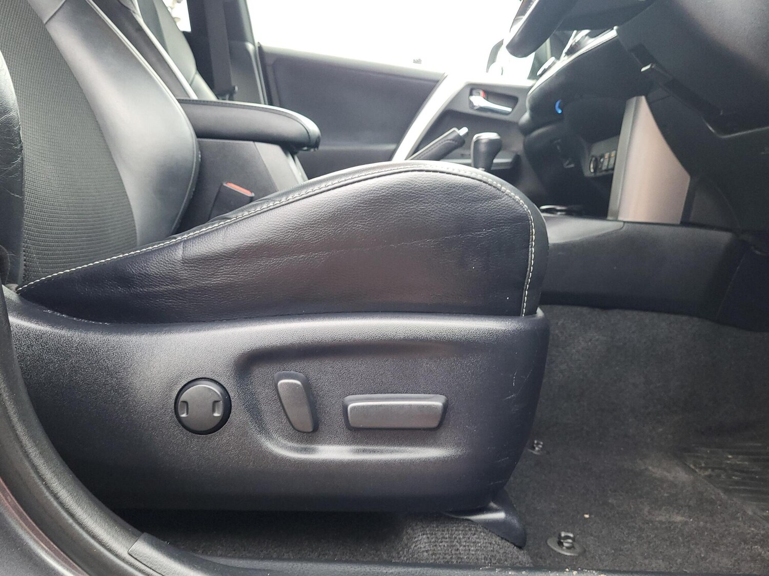 Used Toyota RAV4 2016 for sale - 76523263: Photo 22