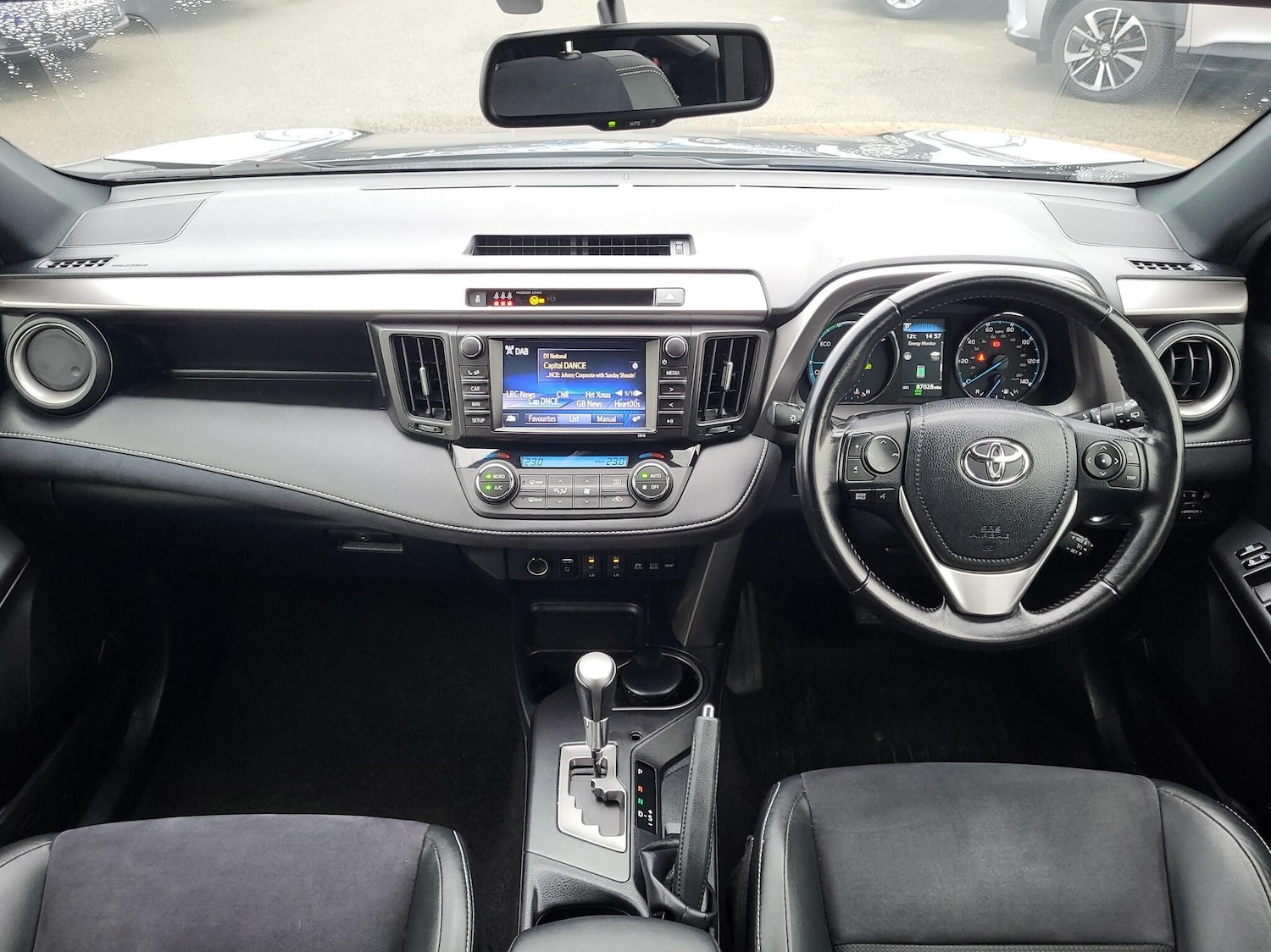 Used Toyota RAV4 2016 for sale - 76523263: Photo 5