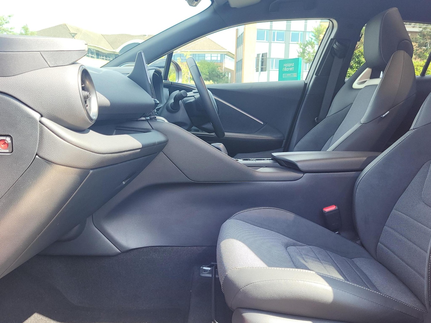 Used Toyota C-HR 2025 for sale - 76692761: Photo 10