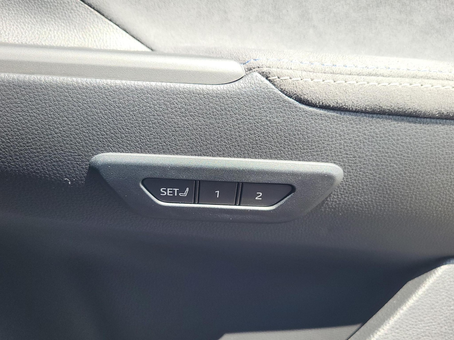 Used Toyota C-HR 2025 for sale - 76692761: Photo 22