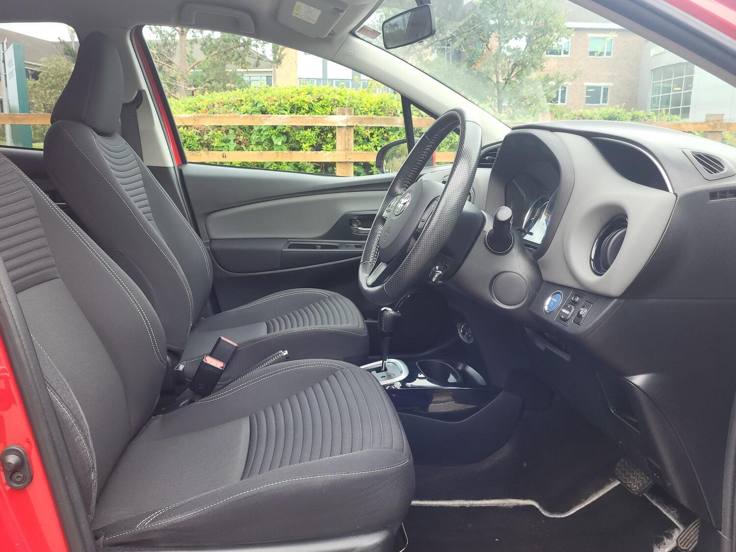 Used Toyota Yaris 2016 for sale - 76318678: Photo 11