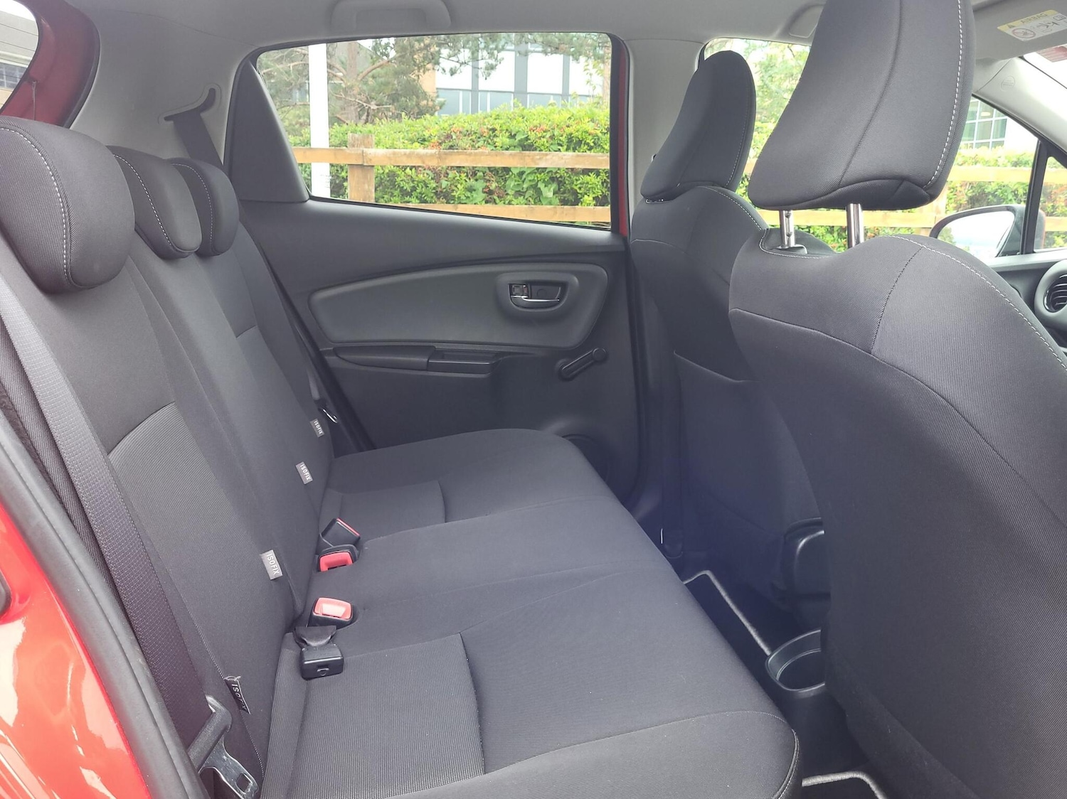 Used Toyota Yaris 2016 for sale - 76318678: Photo 13