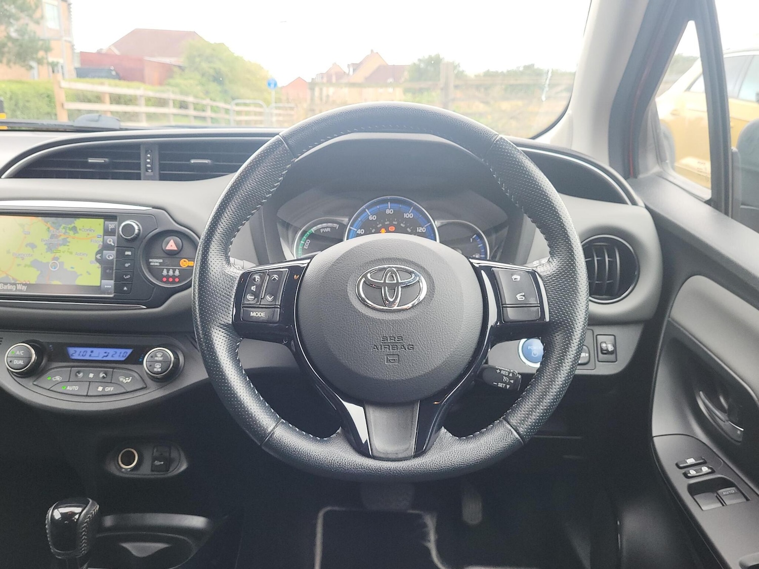 Used Toyota Yaris 2016 for sale - 76318678: Photo 6