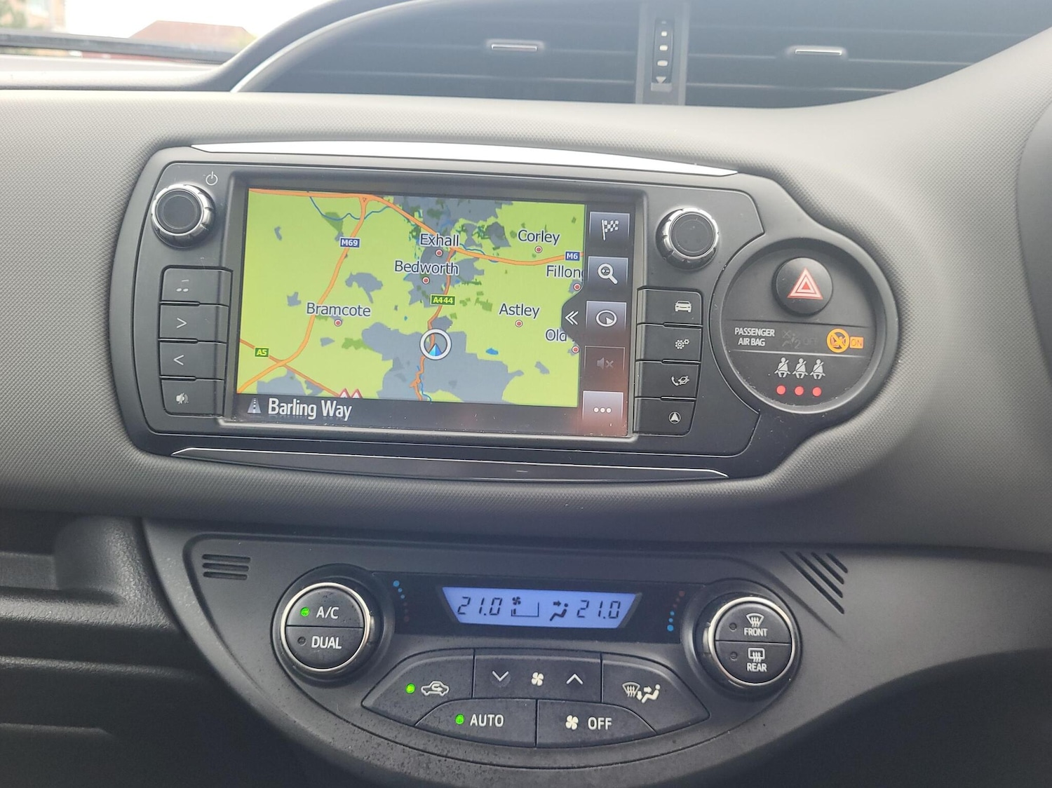 Used Toyota Yaris 2016 for sale - 76318678: Photo 7