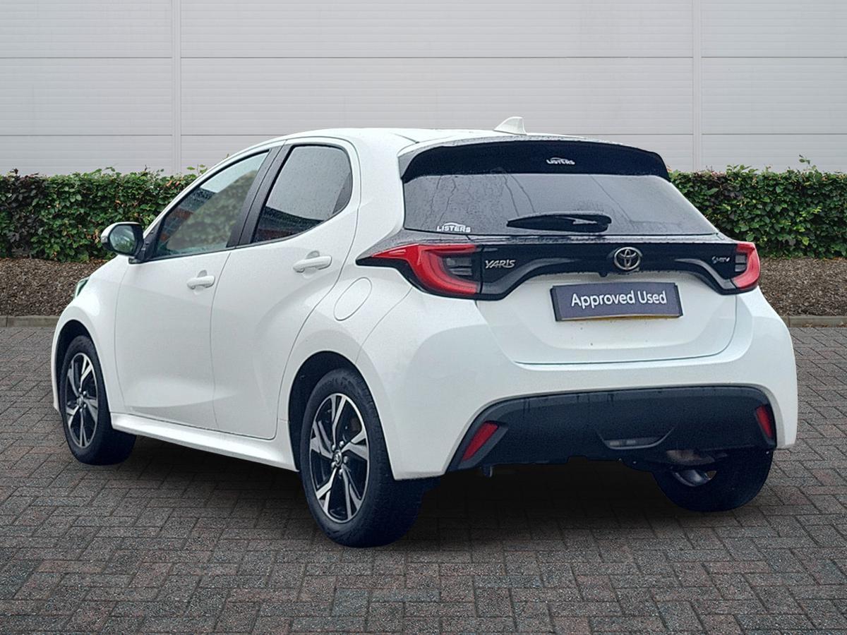 Used Toyota Yaris 2024 for sale - 76937322: Photo 2