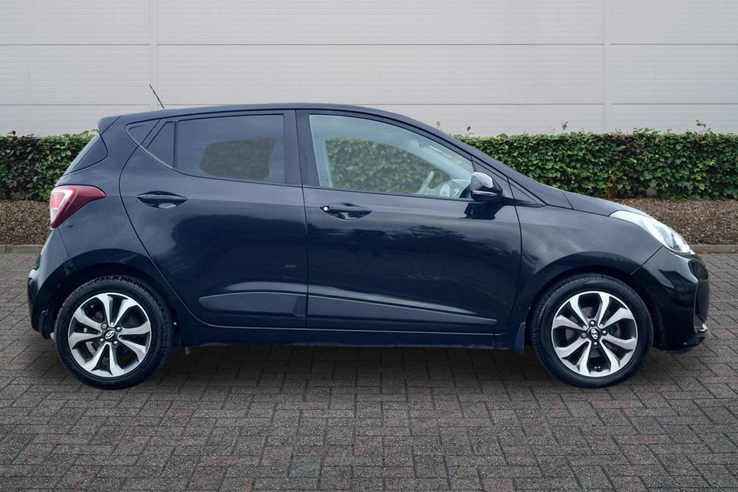 Used Hyundai i10 2017 for sale - 77638071: Photo 5