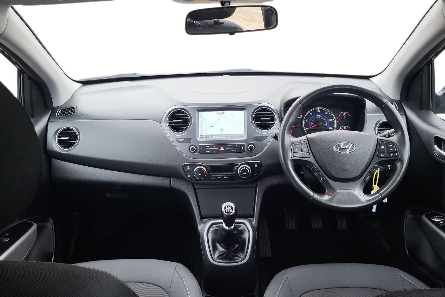 Used Hyundai i10 2017 for sale - 77638071: Photo 8