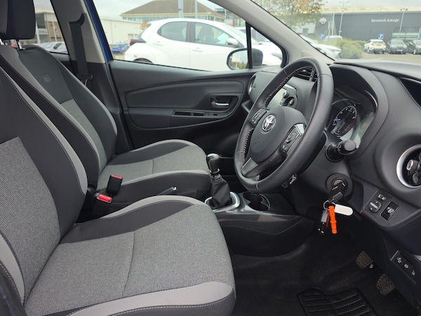 Used Toyota Yaris 2020 for sale - 76123850: Photo 11