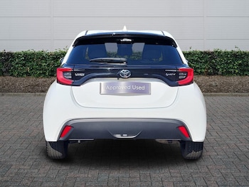 Used Toyota Yaris 2024 for sale - 77442079: Photo