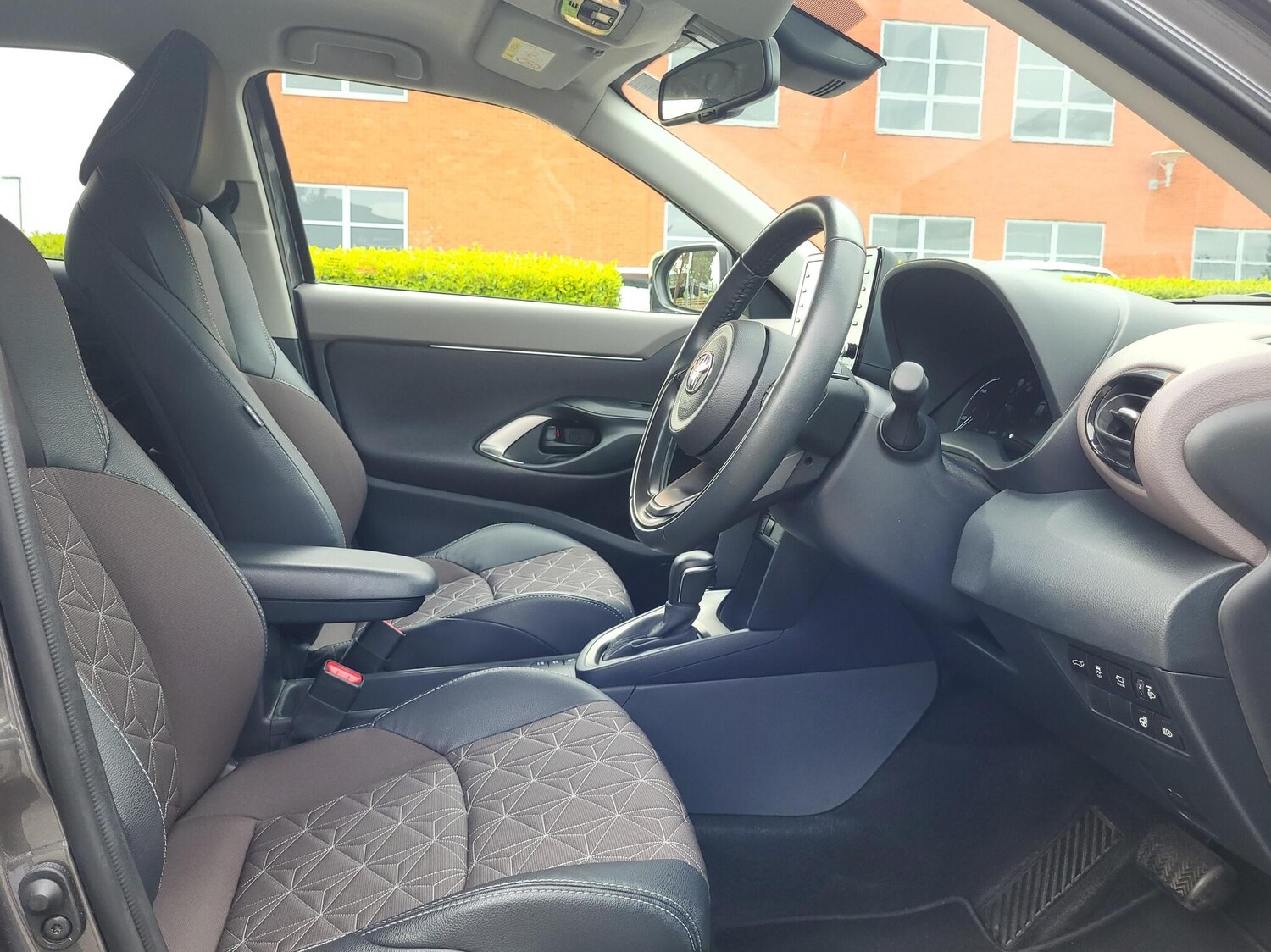 Used Toyota Yaris 2023 for sale - 75859636: Photo 11